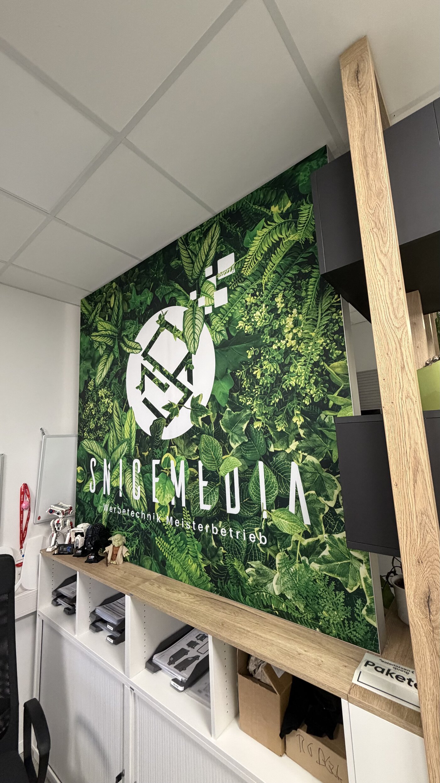 Slim Frame in der Anwendung, Textilfläche im Raum